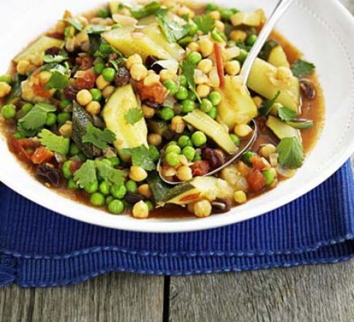 Vegetable Tagine with Chickpeas and Raisin