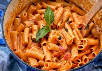 Pink sauce pasta